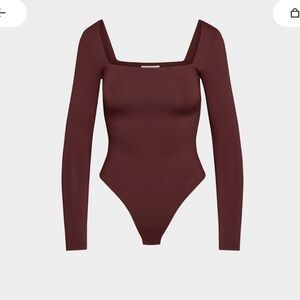 Aritzia contour brown square neck